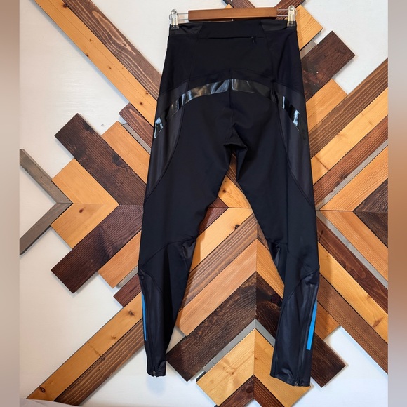 Adidas Adizero Black Running Gear - Picture 2 of 3